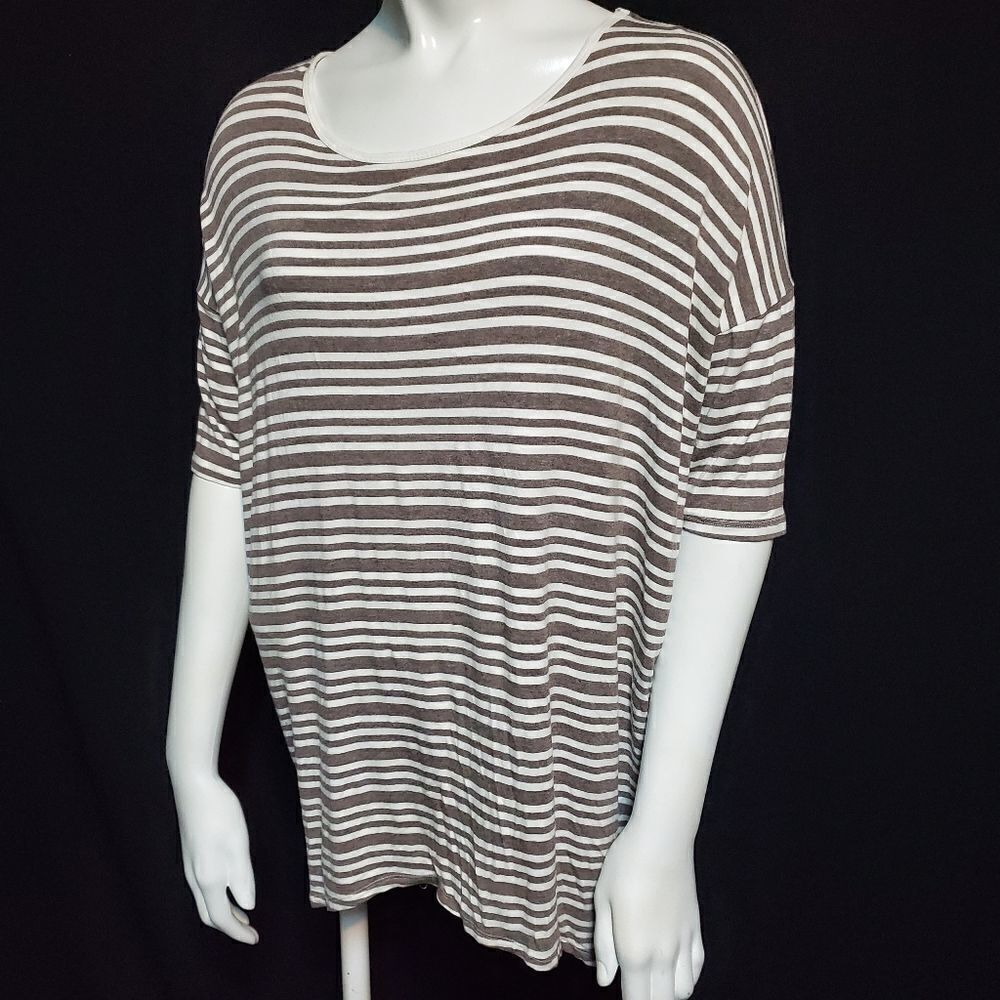 LuLaRoe Gray & White Striped Tee Shirt (XS)
